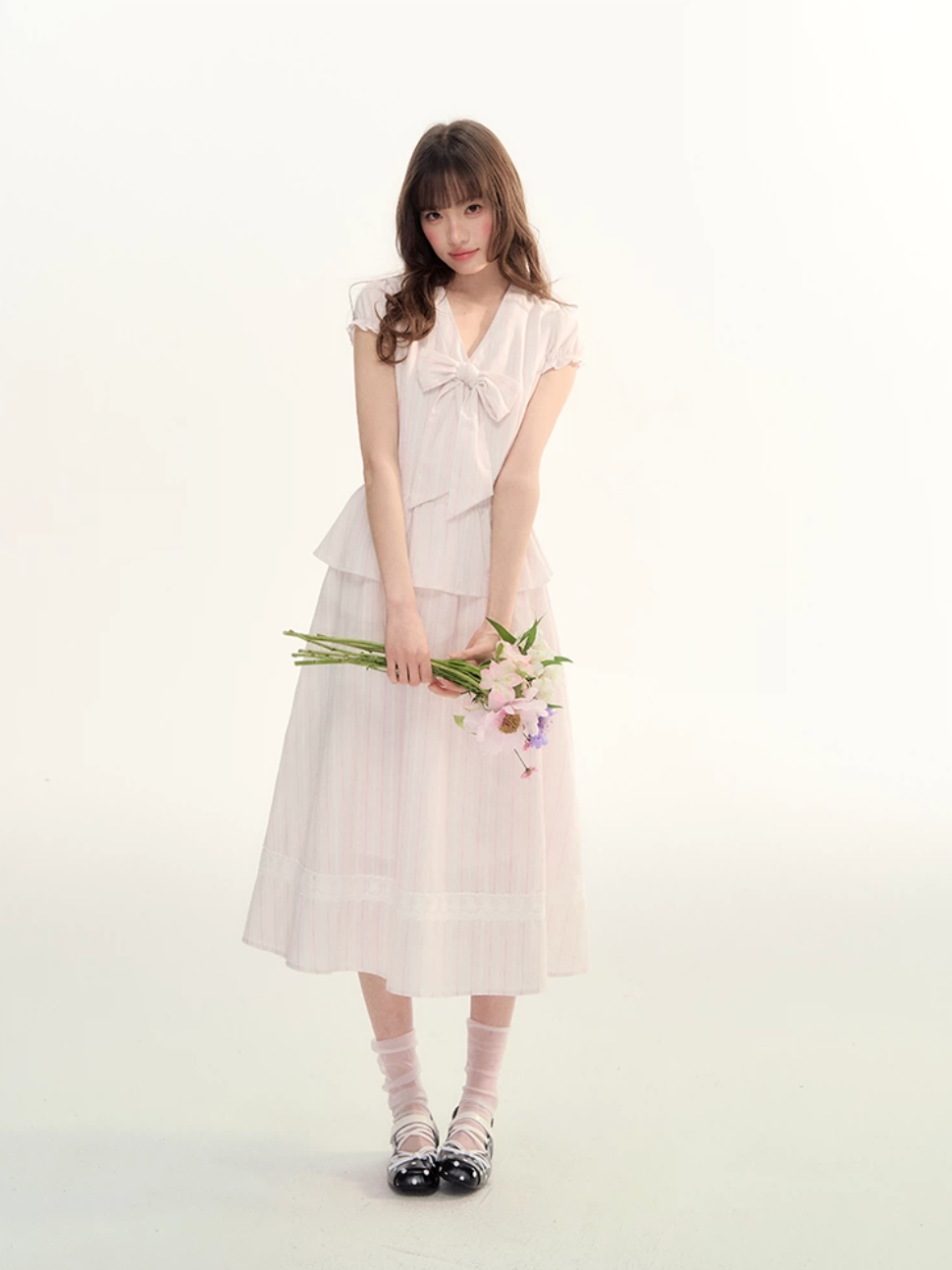 V-neck pink striped bow dress