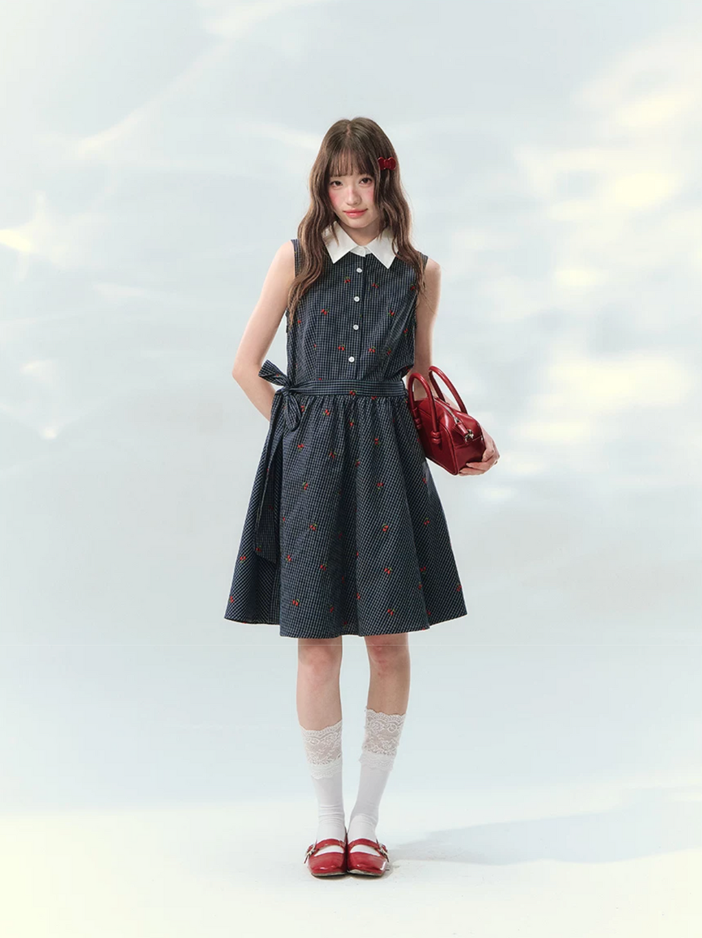 Sleeveless embroidered dress in floral print
