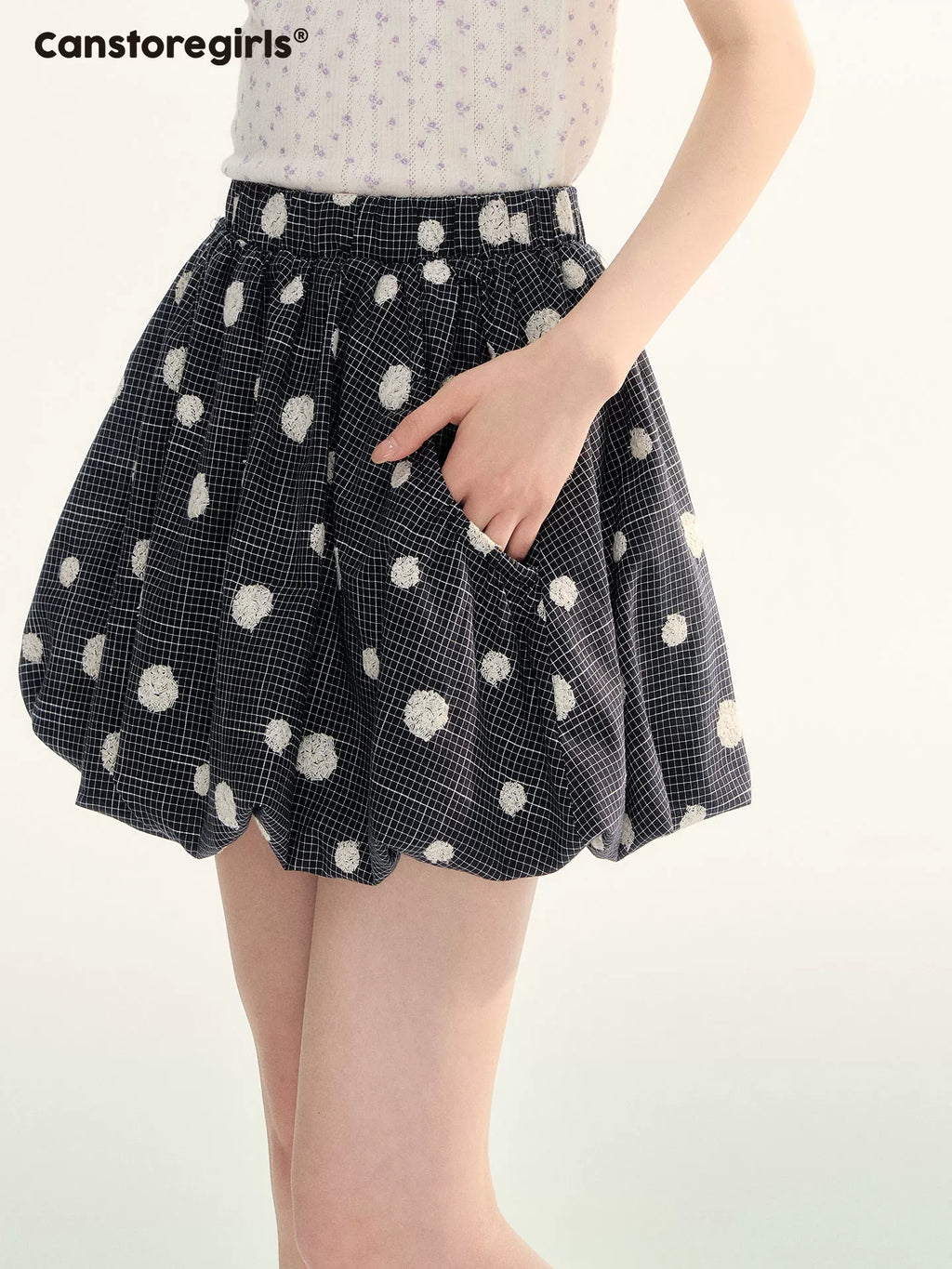 Flocked polka dot pleated skirt