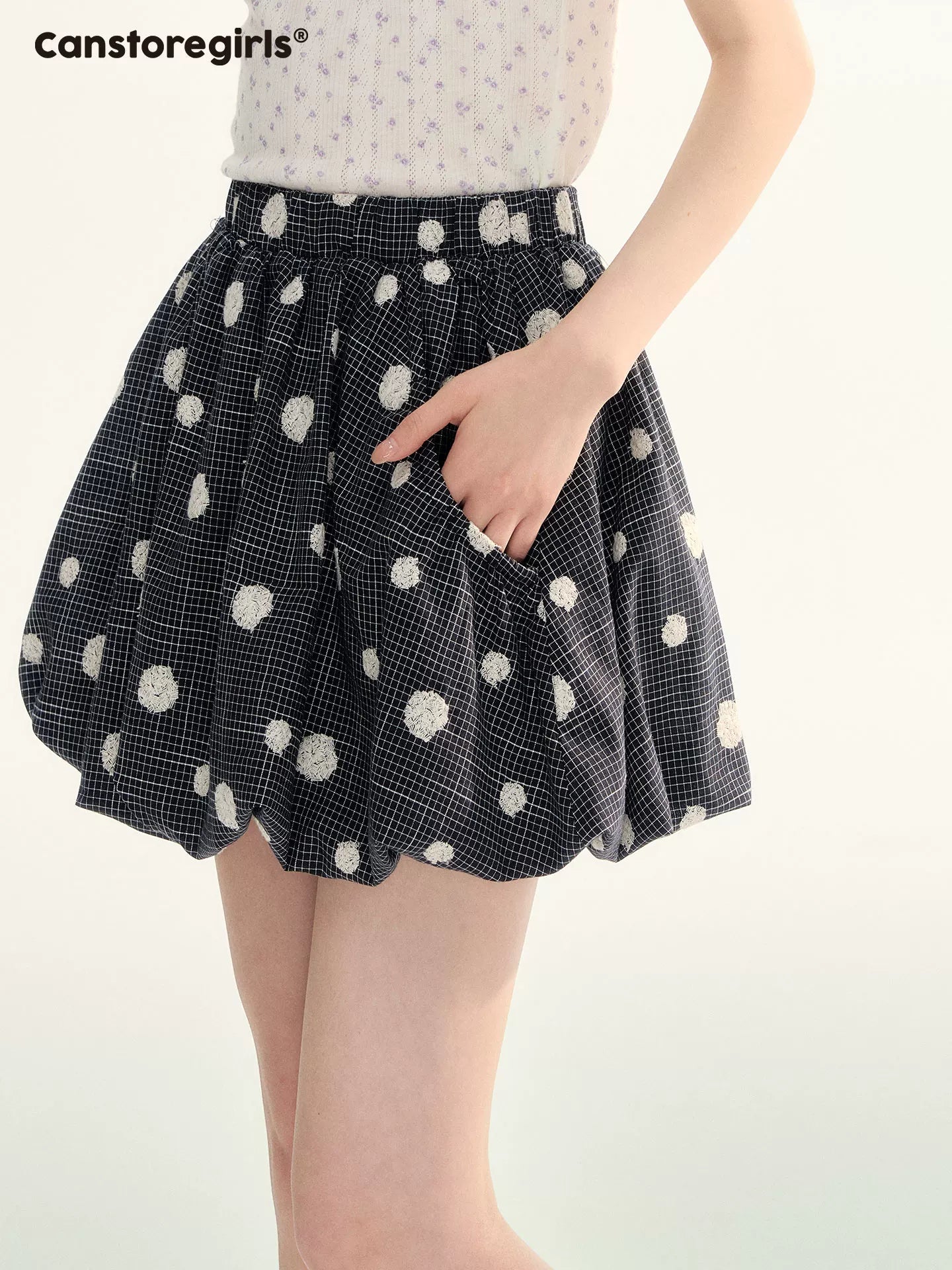 Flocked polka dot pleated skirt