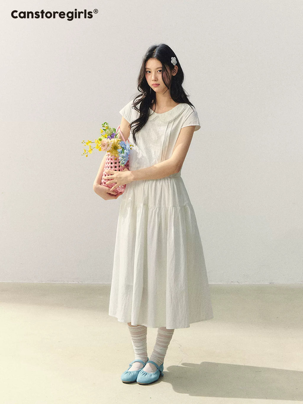 Lace collar dress with waist tie