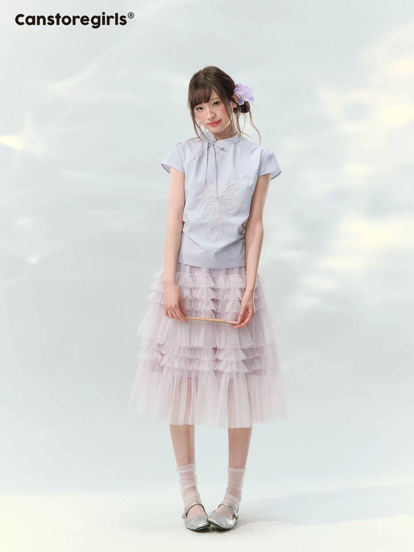Embroidered short sleeve stand collar top in purple