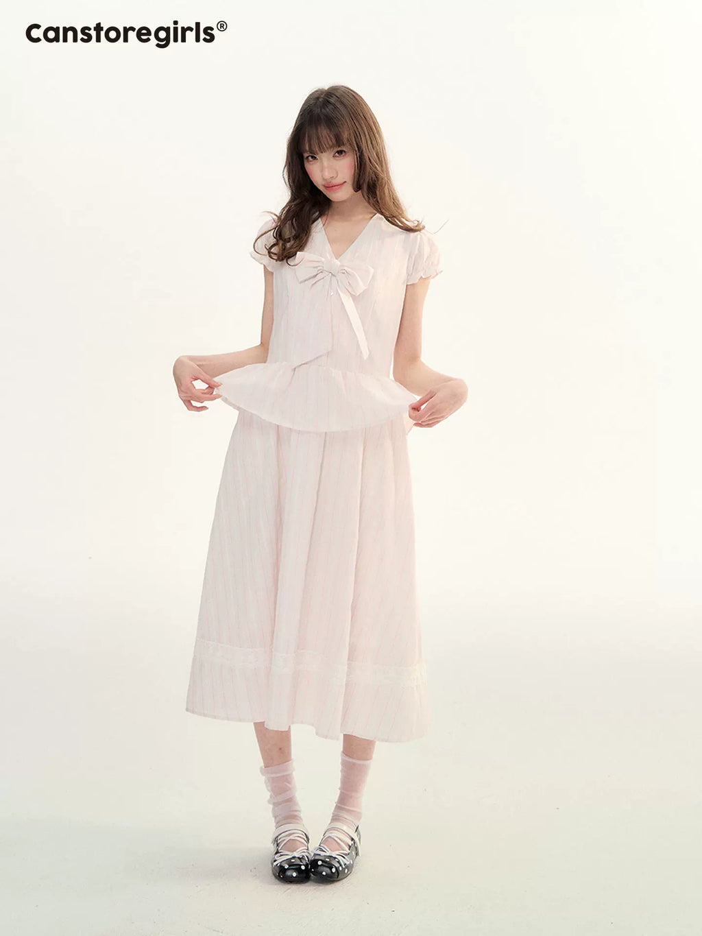 V-neck pink striped bow dress